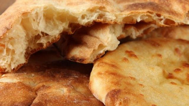 Come fare il pane senza lievito: la ricetta del pane azzimo fatto in casa